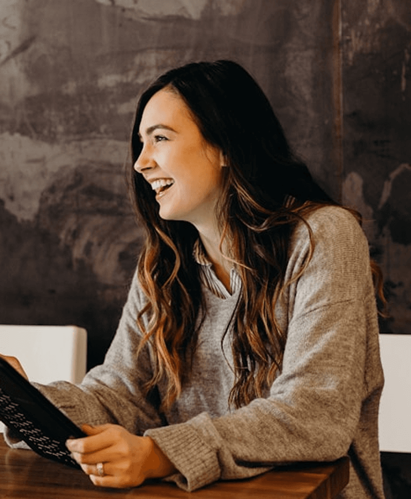 Image de personne souriante